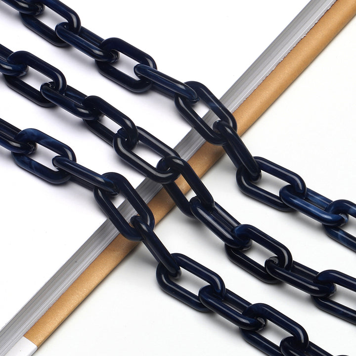 Fashion-Forward Eyewear Chain Bowlift