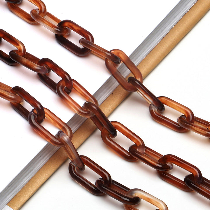 Fashion-Forward Eyewear Chain Bowlift