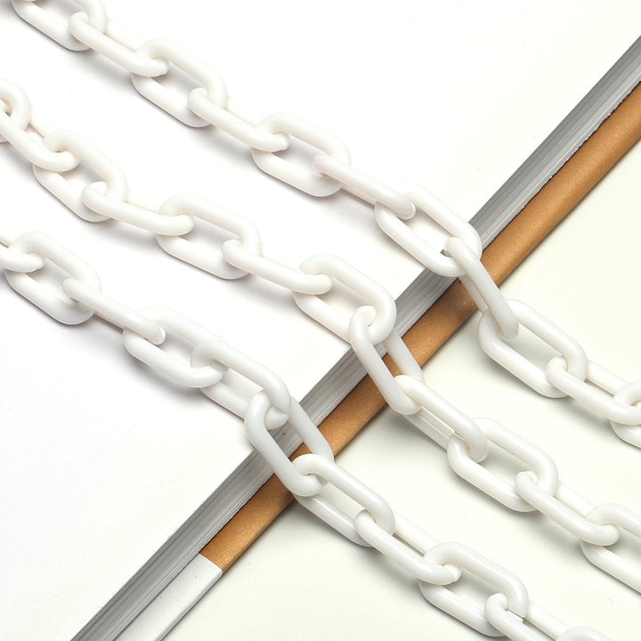 Fashion-Forward Eyewear Chain Bowlift