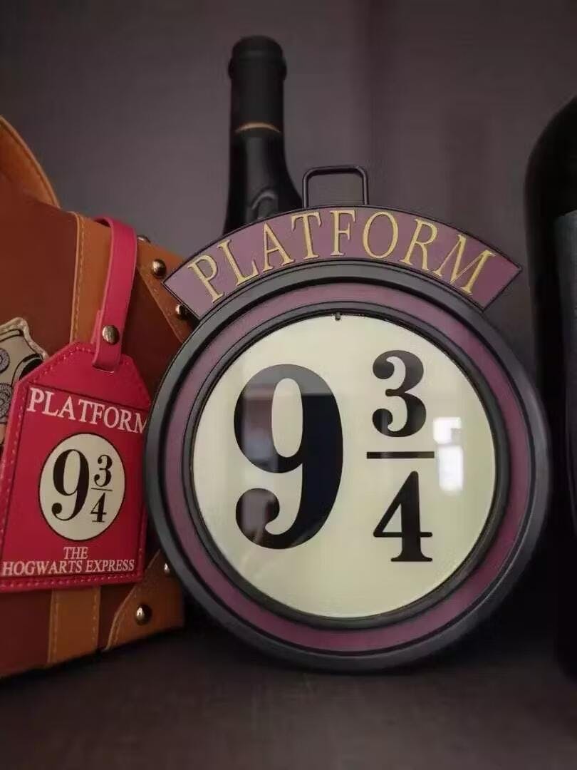 BowLift | Magical Platform 9¾ Wall Lamp - LumosWall