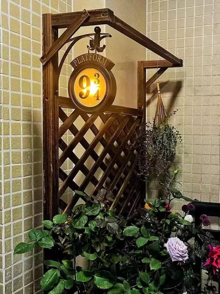 BowLift | Magical Platform 9¾ Wall Lamp - LumosWall