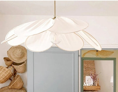 BowLift | Stylish Floral Pendant Lamp - Petalume