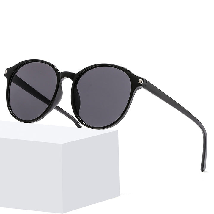 Women's retro-inspired sunglasses with curved frames and UV protection Bowlift