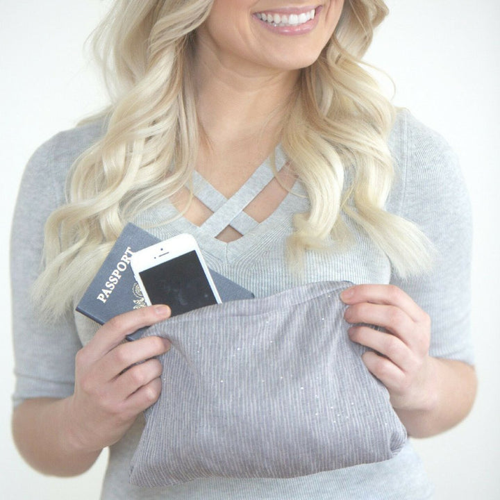 BowLift | CozySafe – Scarf with hidden pocket for extra warmth and safety
