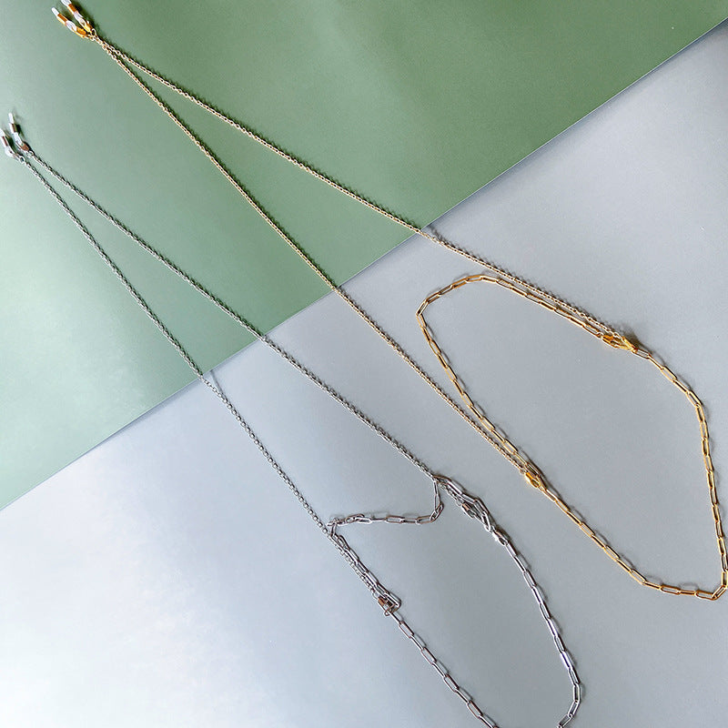 Fashionable necklace with filigree details Bowlift