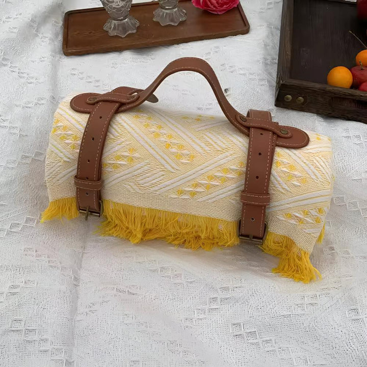 BowLift | Countryside Comfort Picnic Mat