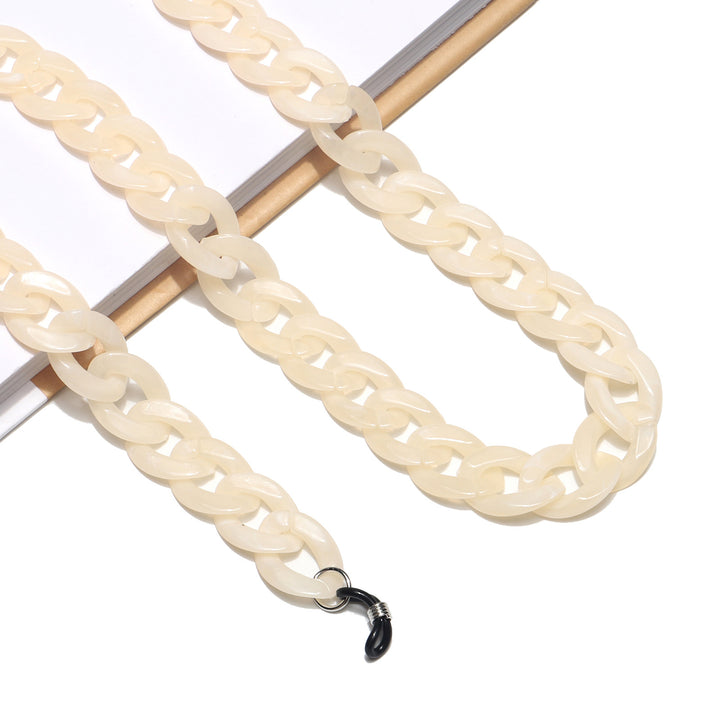 Statement Eyewear Chain Bowlift