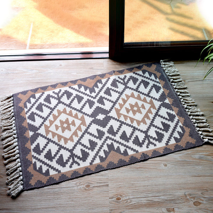 Stylish tribal pattern rug Multicolored Moroccan rug made of cotton Washable Non-slip Pet-friendly rug for the living room | Bowlift