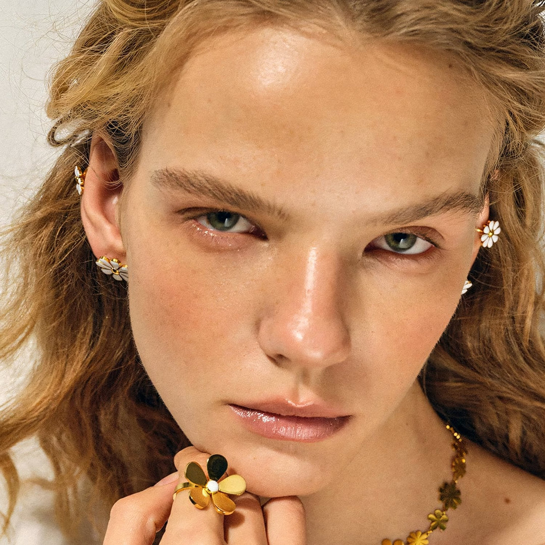 BowLift | 18k Dainty Daisy Floral Earrings