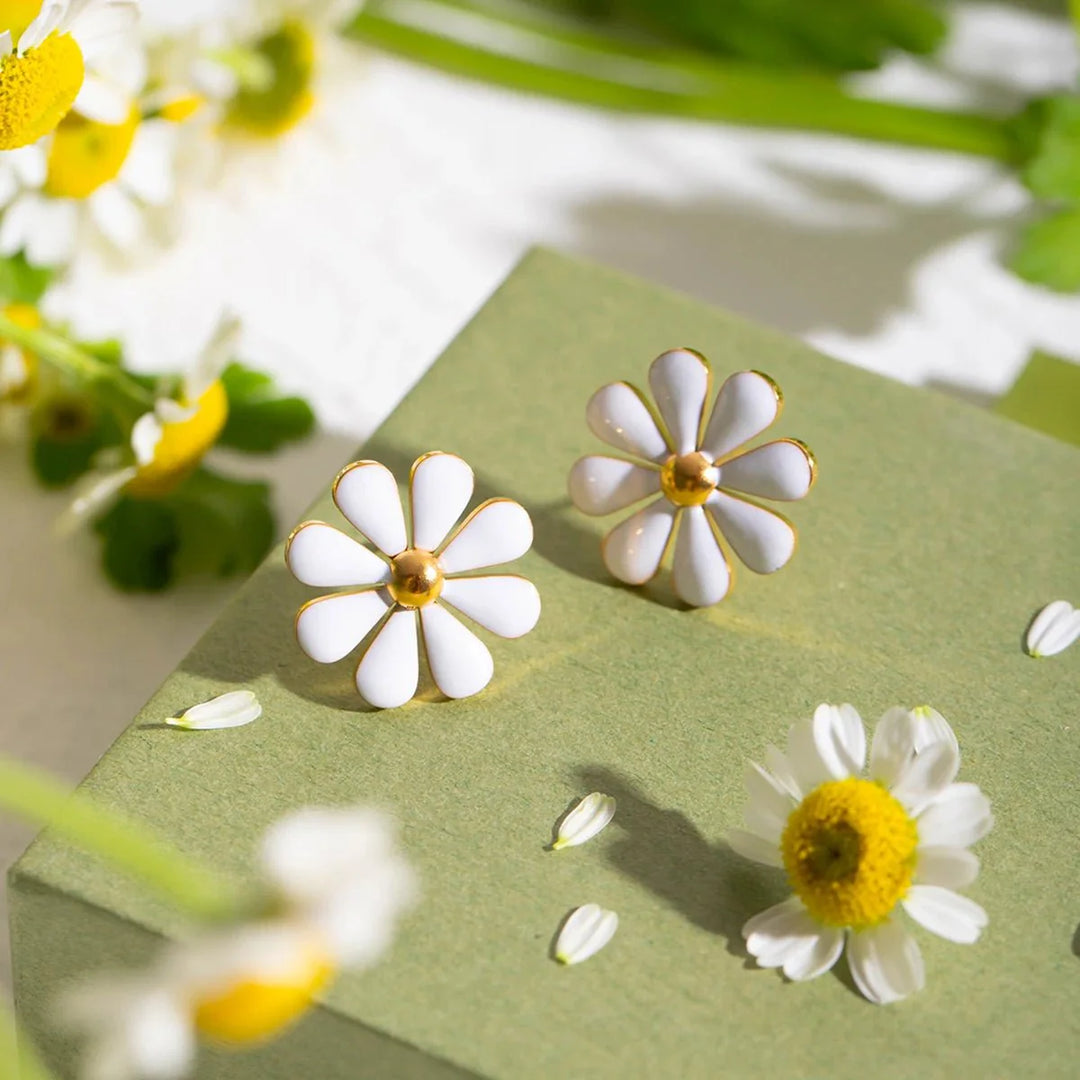 BowLift | 18k Dainty Daisy Floral Earrings