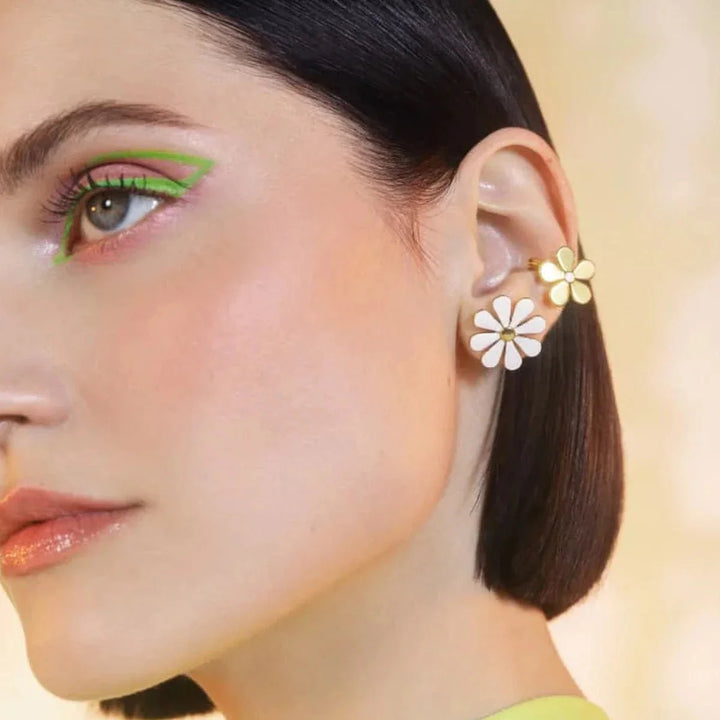 BowLift | 18k Dainty Daisy Floral Earrings