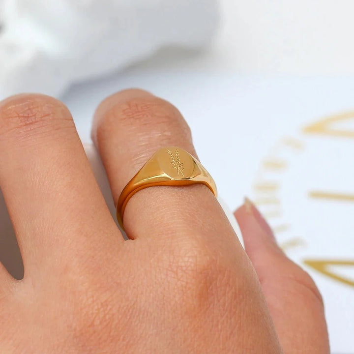 BowLift | 18k Dainty Floral Signet Rings