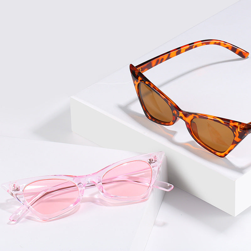 Women Cat Eye Sunglasses with Artistic Frame and UV Protection Bowlift