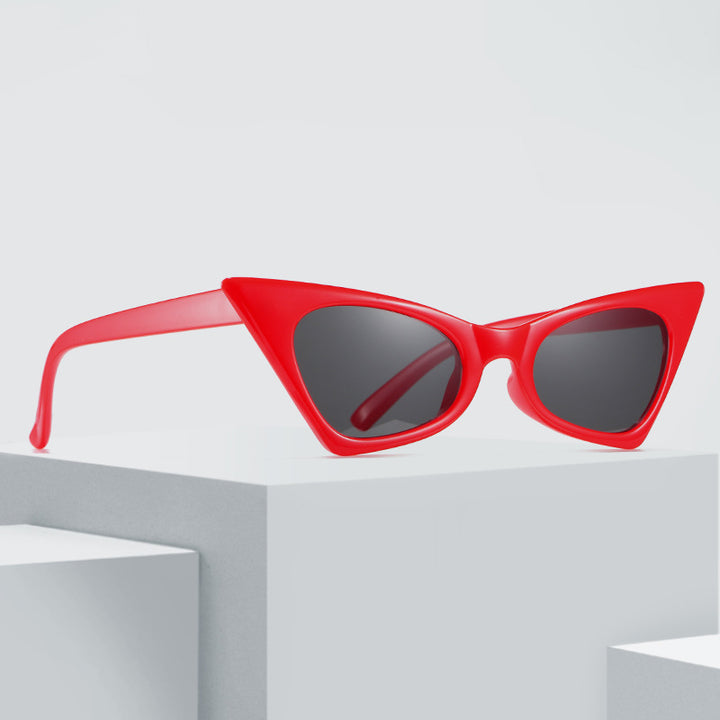 Women Cat Eye Sunglasses with Artistic Frame and UV Protection Bowlift