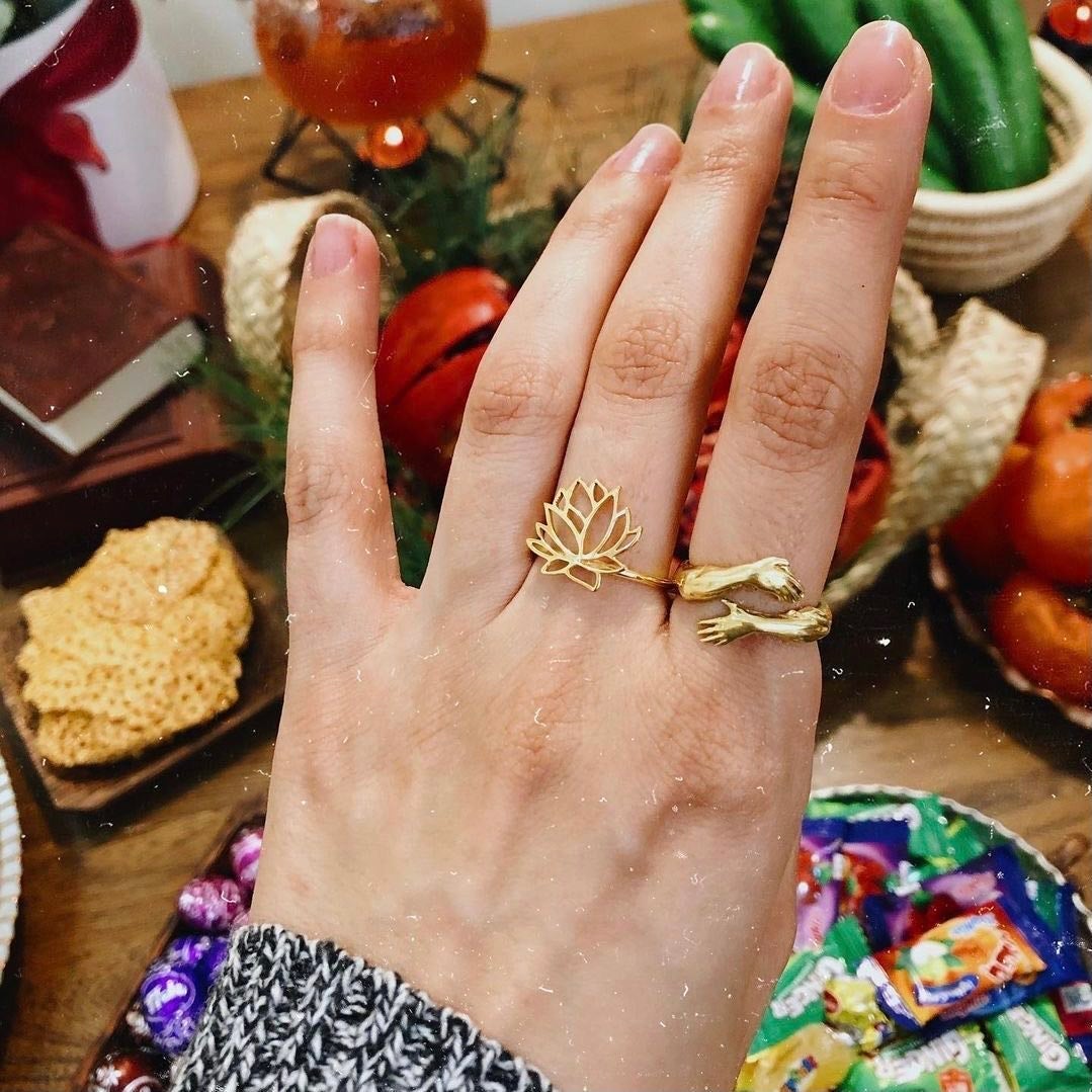 BowLift | 2022 New Couple Hug Ring Romantic Gift - For Friends Mother Sister Girlfriend