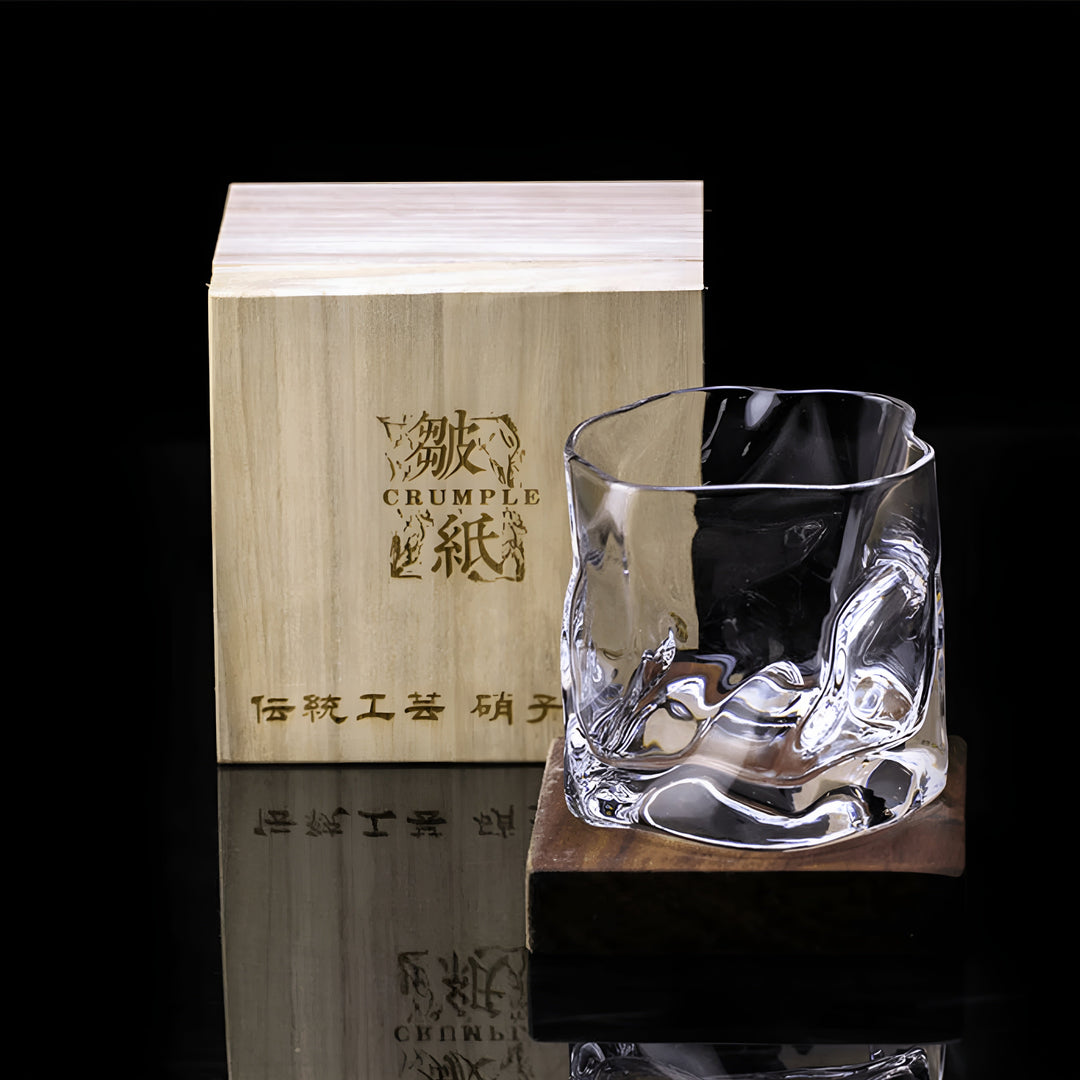 Whiskey glass in Edo Kiriko style – Handcut with unique crumple design | Bowlift