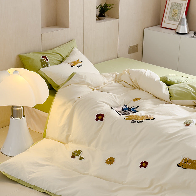 Cotton bedding set with smiley embroidery