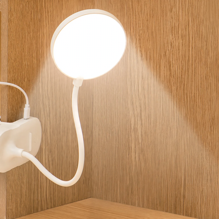 Versatile LED clamp light for study and leisure