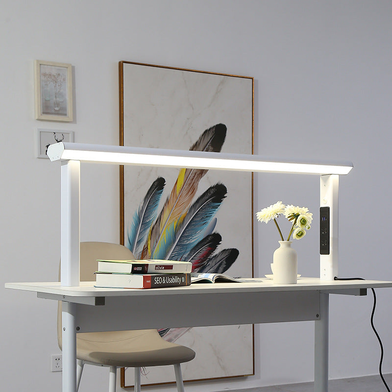 Professional reading lamp for desks