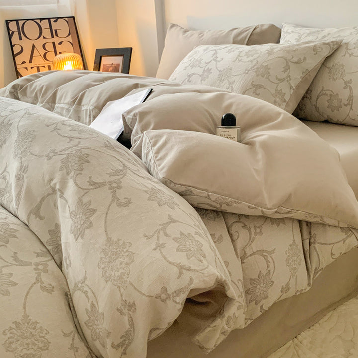 Diamond-patterned cotton bedding with jacquard design