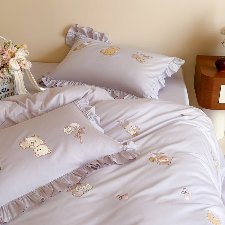 Cotton bedding set with bunny embroidery and lace trim