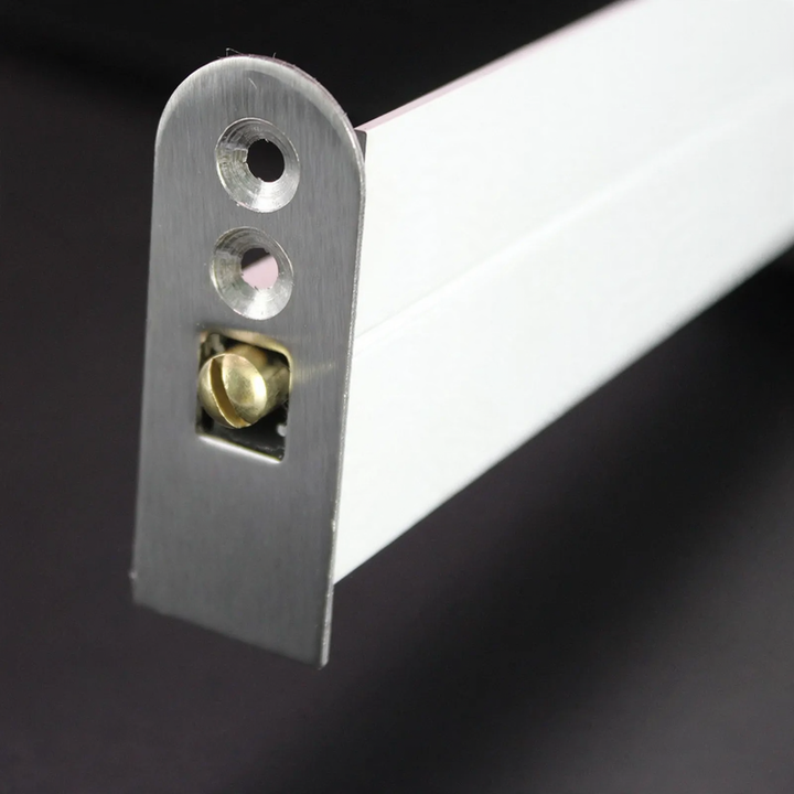 Automatic door bottom seal for sound insulation