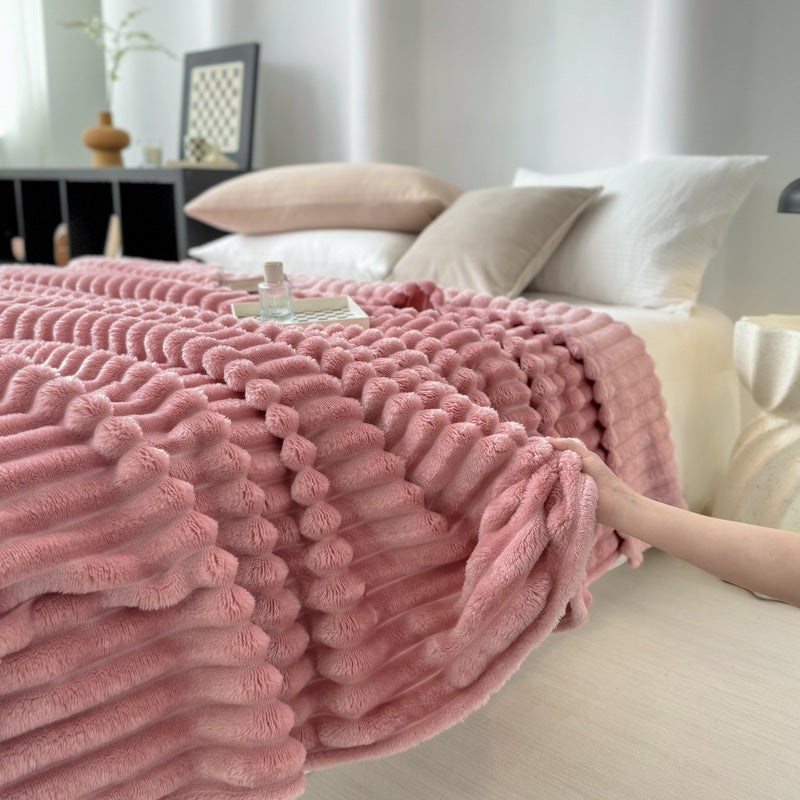 Luxurious flannel blanket made of rabbit fur imitation