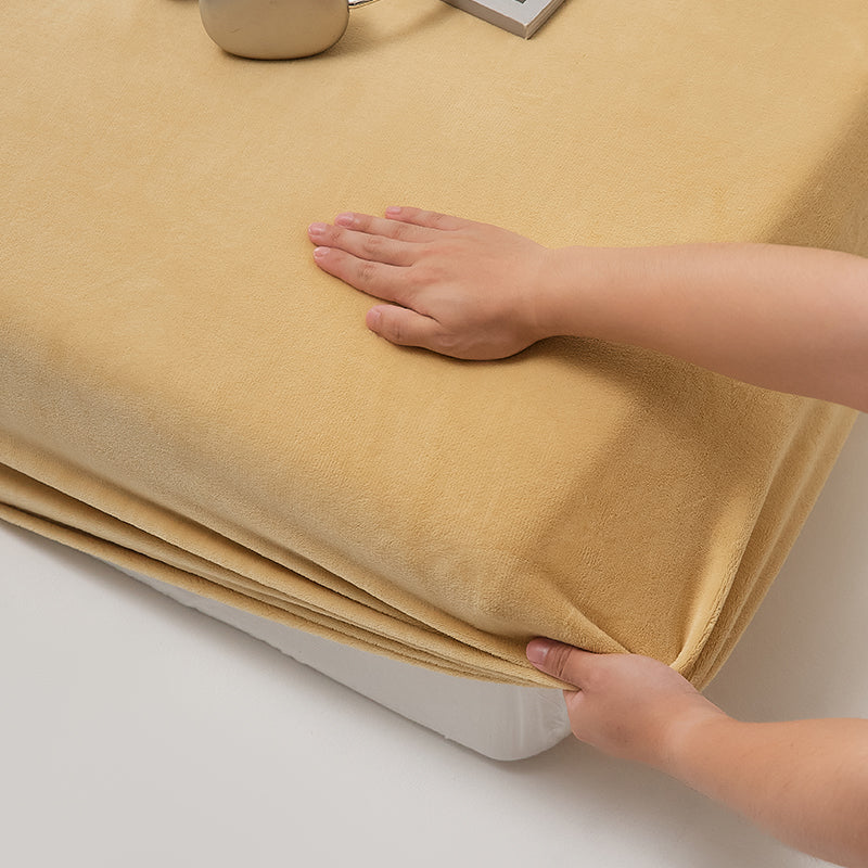 Fitted sheet made of milk fiber, warming