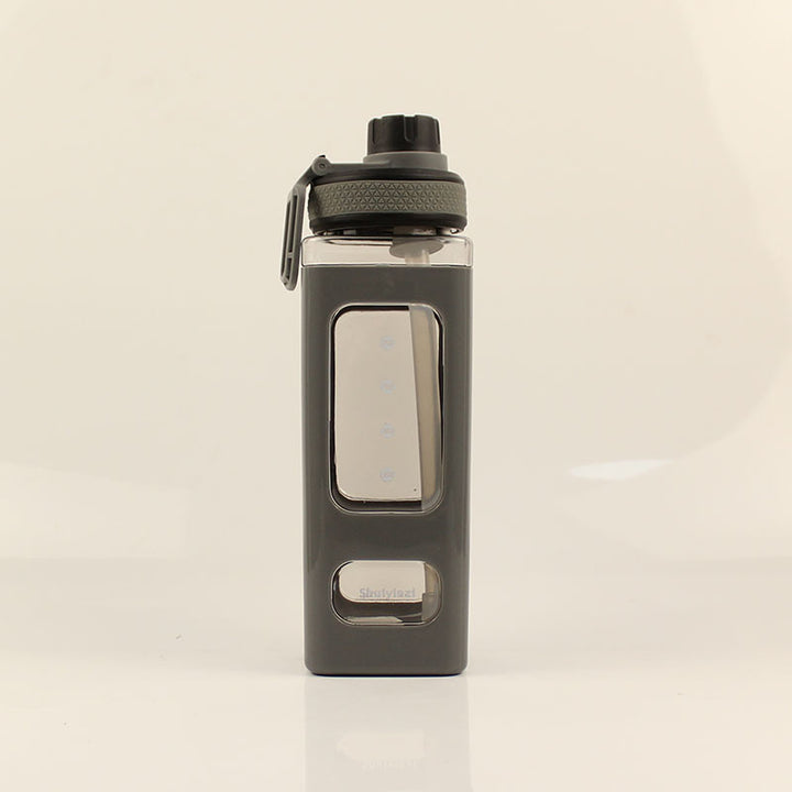 Large water bottle with straw 700–900 ml