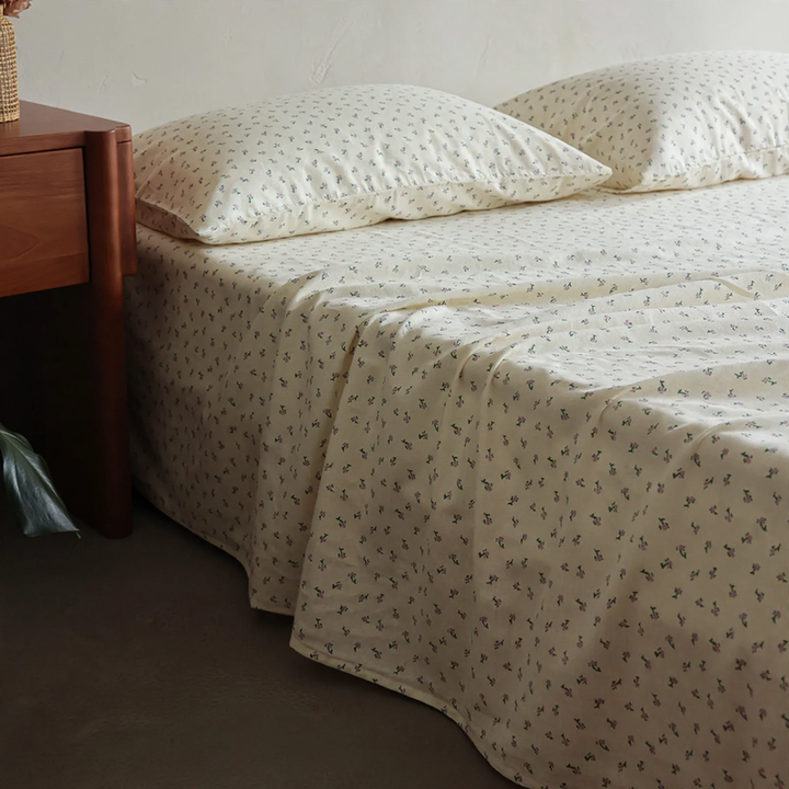 Cotton bedding set with floral pattern