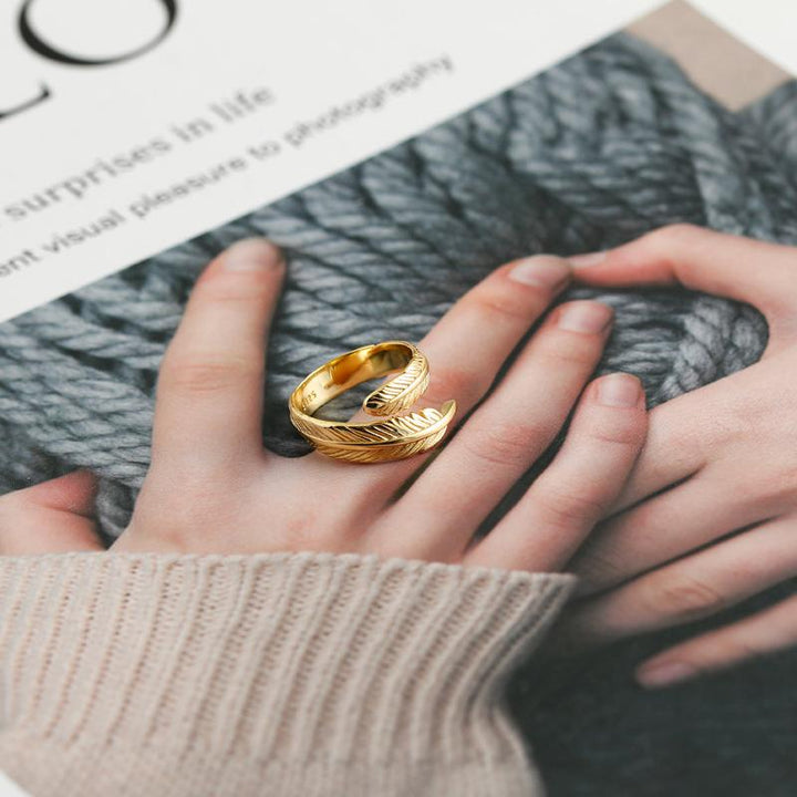 Adjustable Golden Spring Ring | Bowlift
