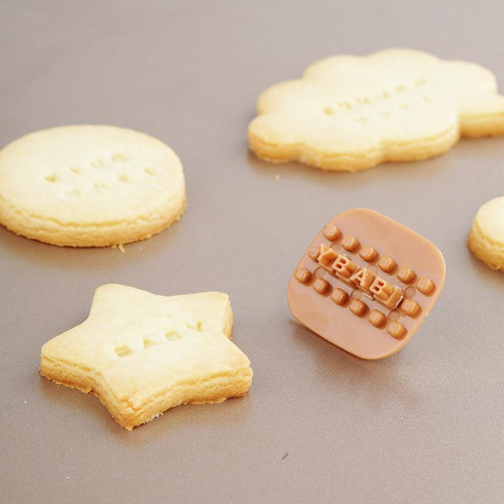 BowLift | English Alphabet Cookie Cutter