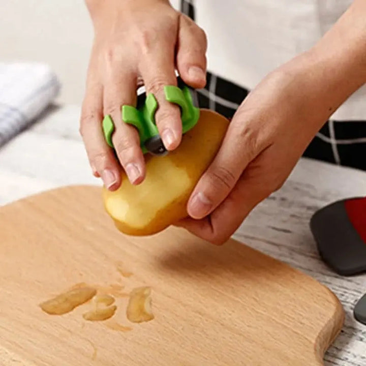 BowLift | Safe & Effortless Finger Peeler – PRedects Hands & Cuts Quickly