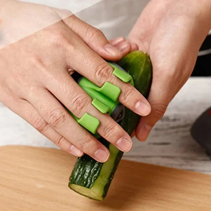 BowLift | Safe & Effortless Finger Peeler – PRedects Hands & Cuts Quickly