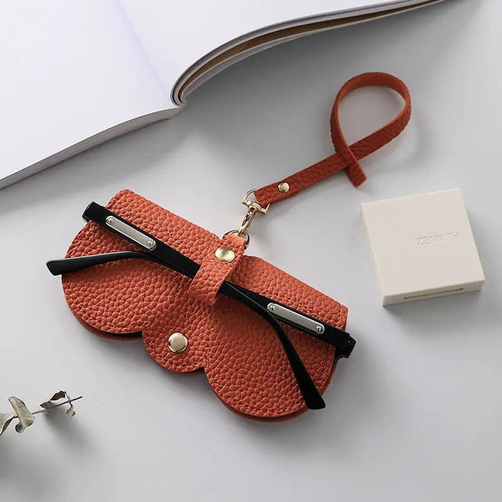 BowLift | Soft glasses case made of synthetic leather with pRedective function