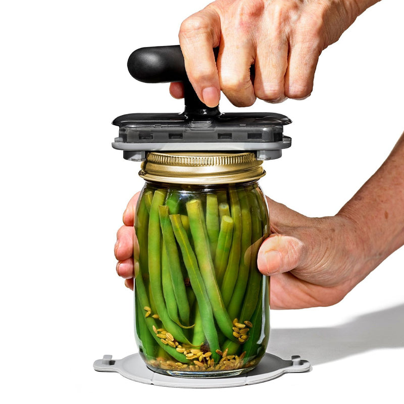 BowLift | Labor-saving can opener