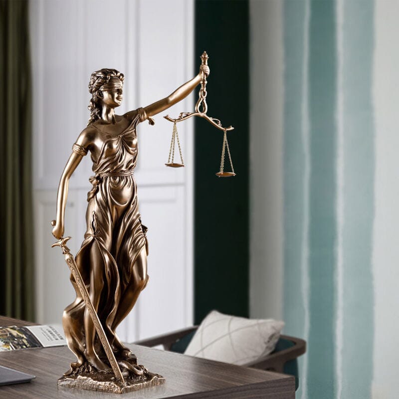 BowLift | Decorative statue of the Goddess of Justice