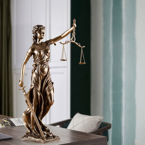 BowLift | Decorative statue of the Goddess of Justice