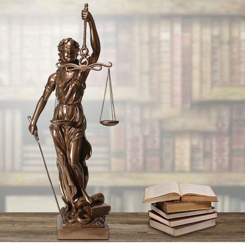 BowLift | Decorative statue of the Goddess of Justice