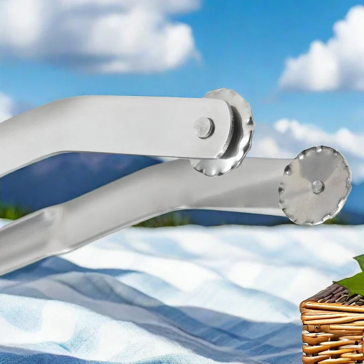 BowLift | Tongs for Turning BBQ Sausages