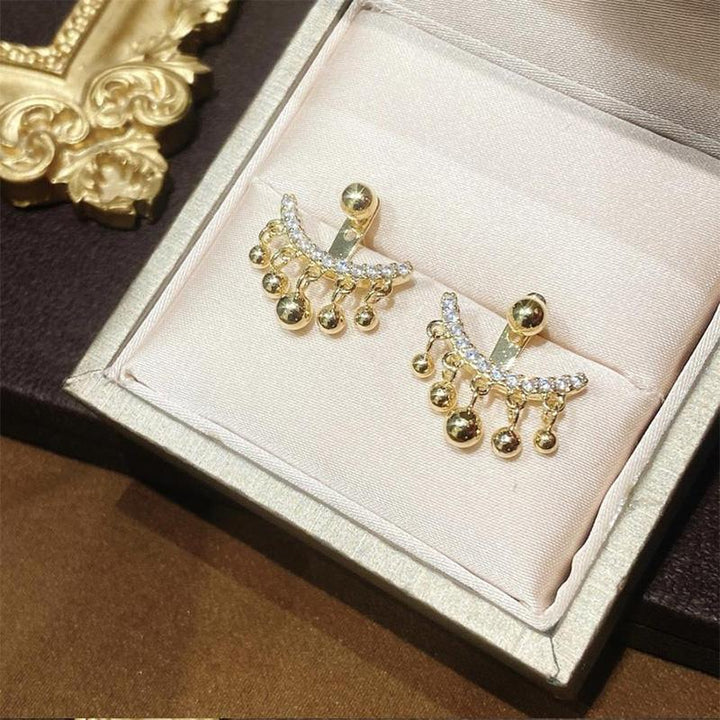 Geometric Meniscus Earrings made of Rhinestones and Pearls | Bowlift