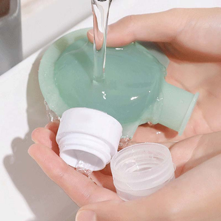 BowLift | Portable travel bottle made of silicone with large diameter