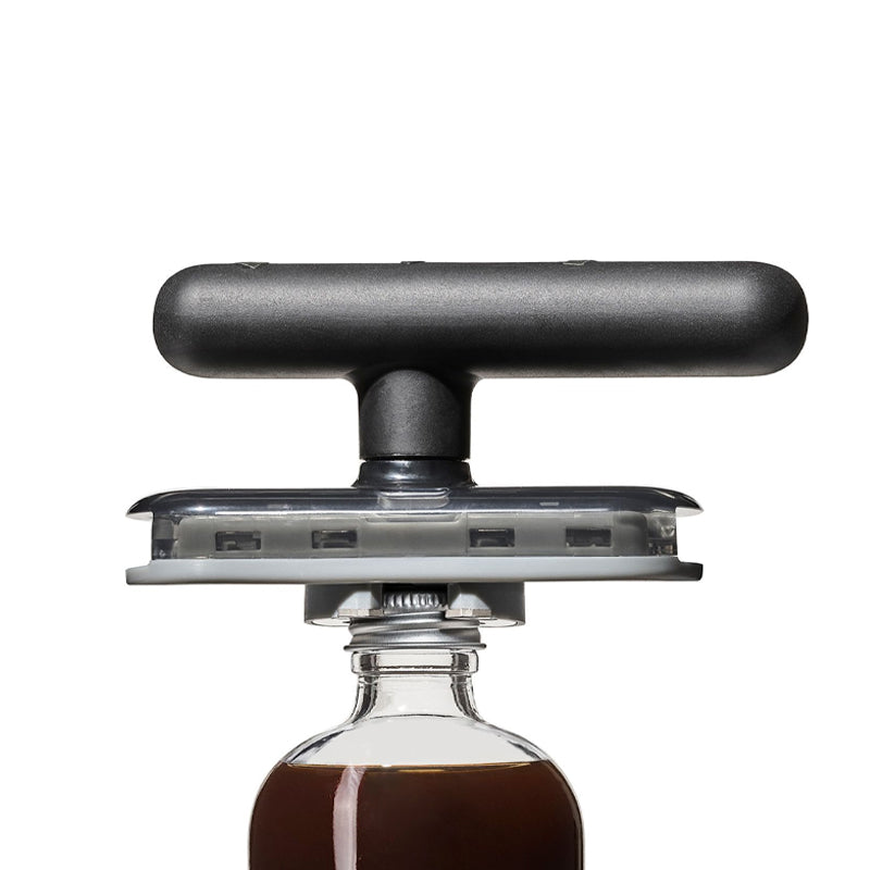 BowLift | Labor-saving can opener