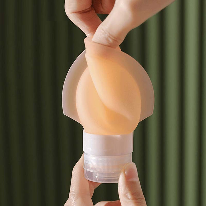 BowLift | Portable travel bottle made of silicone with large diameter