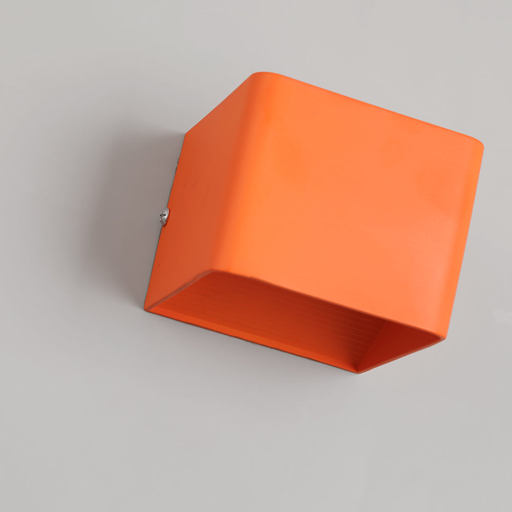 Square wall lamp with unique design Bowlift