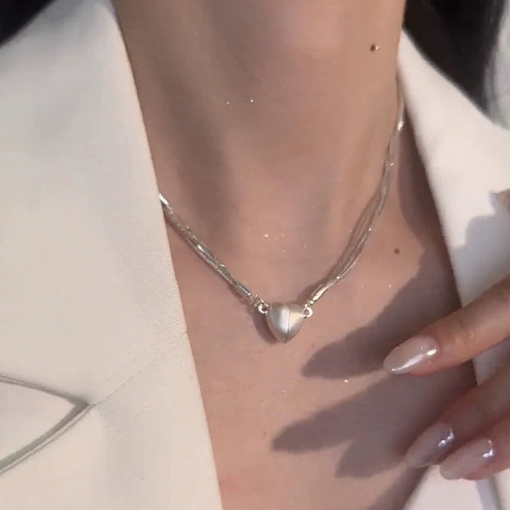 BowLift | Necklace with magnetic heart pendant