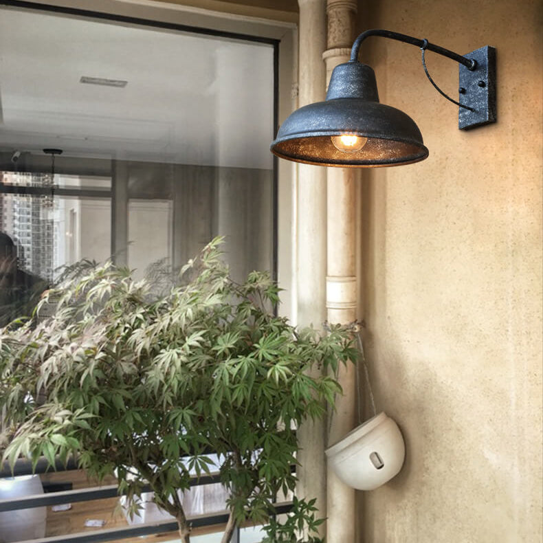 Vintage Iron Barn Waterproof Outdoor 1-Light Wall Sconce Lamp | Bowlift