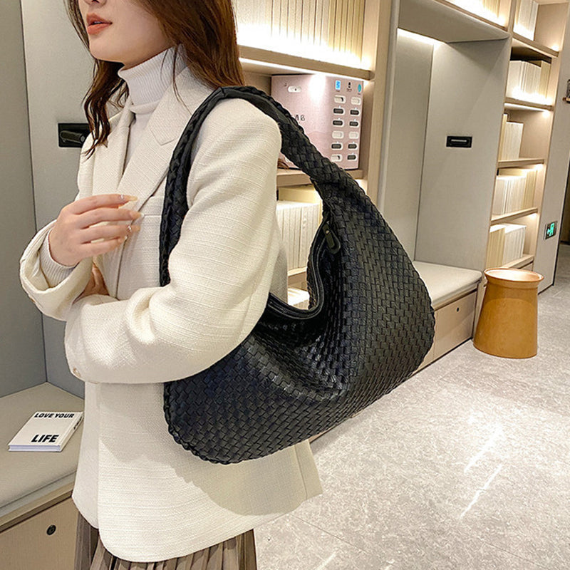 BowLift | Fashionable woven bag for women