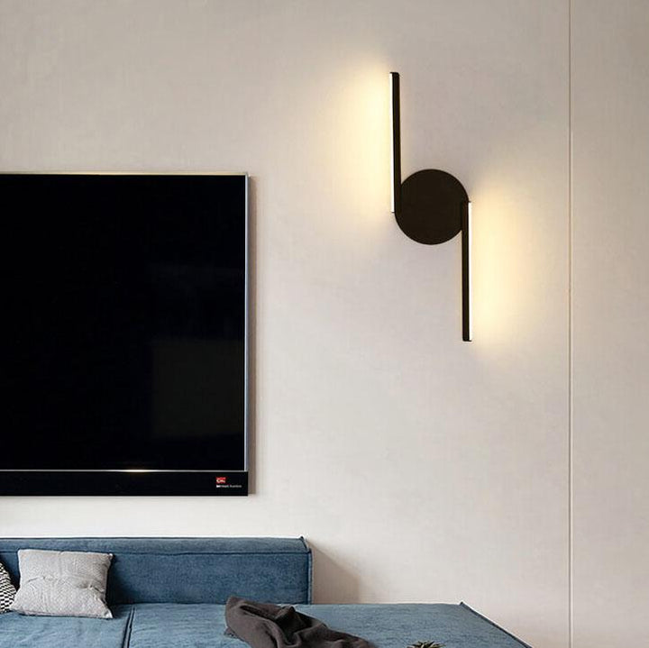 BowLift | Curved Wall Lamp in Aluminum in Modern Style