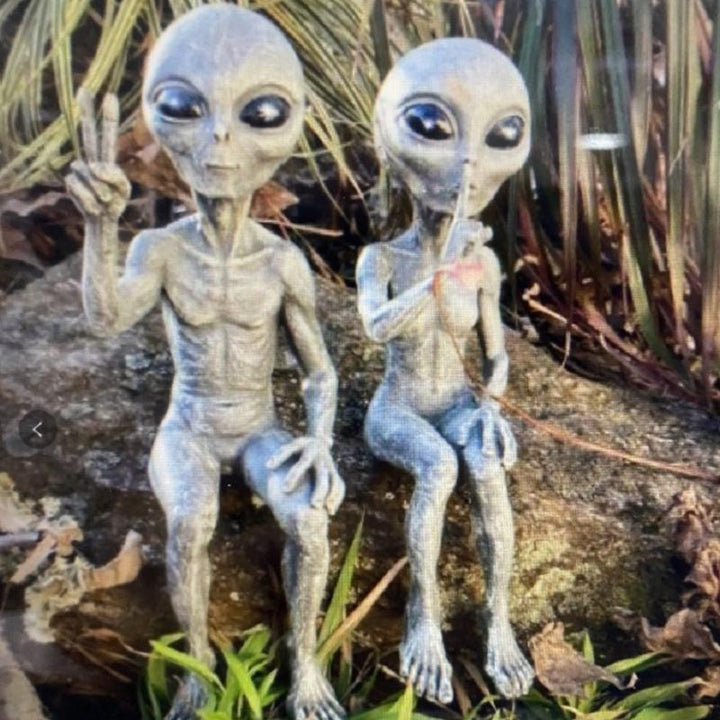 Statue Garden Alien | Bowlift